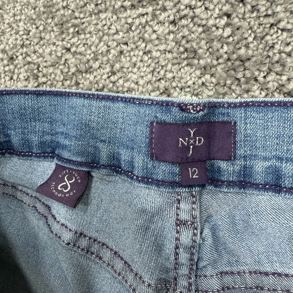 NYDJ Jeans Womens 12 Blue Cropped Stretch Medium Wash Denim Lift Tuck Technology - Picture 6 of 11